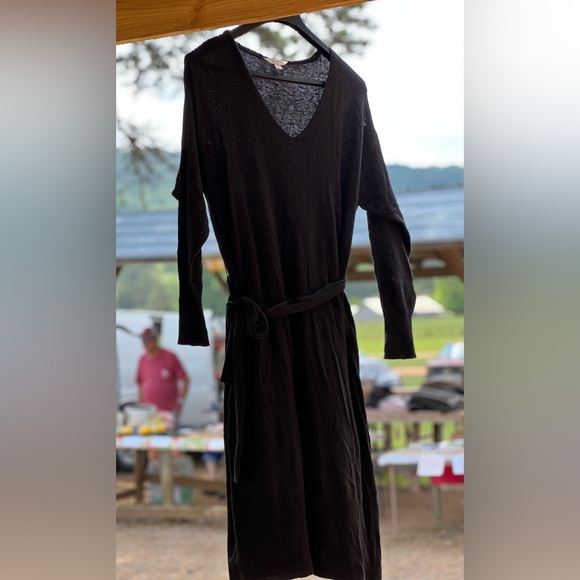 Basic Black, modest v-neck, long sleeve midi dress - Picture 6 of 6